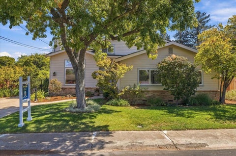 Photo of 28 Hunt Way, CAMPBELL, CA 95008 (MLS # ML82061464)