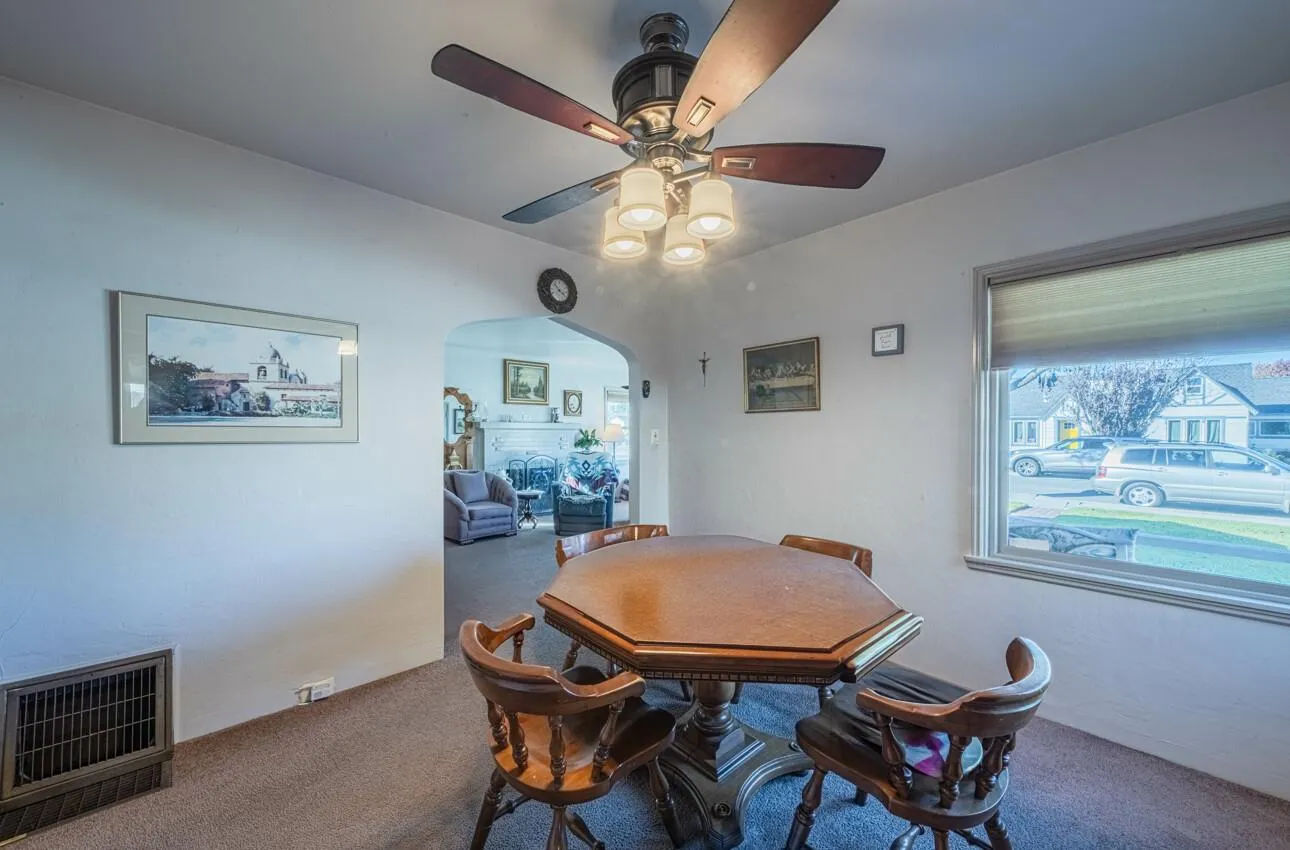 Salinas, California 93901, United States, 3 Bedrooms Bedrooms, ,2 BathroomsBathrooms,Residential,Active,229521