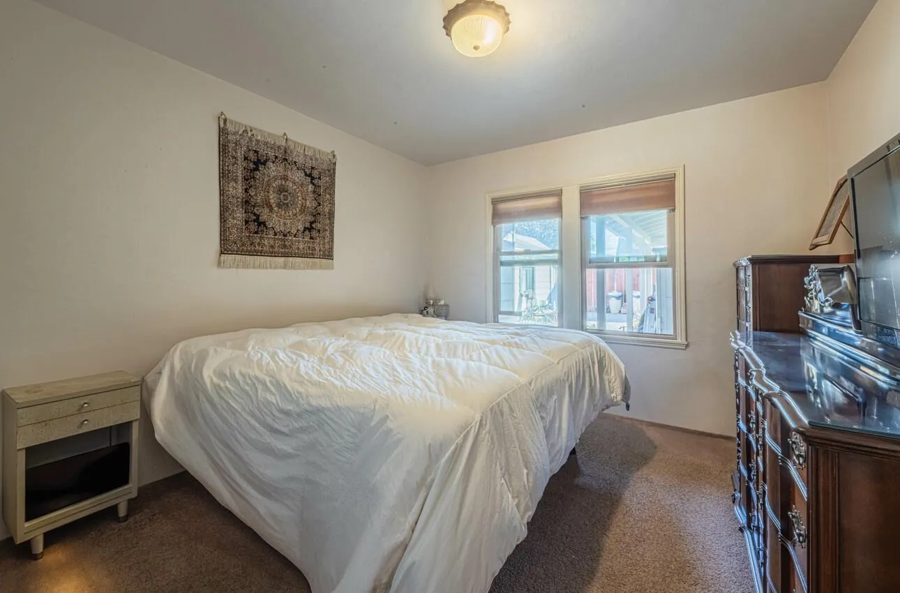 Salinas, California 93901, United States, 3 Bedrooms Bedrooms, ,2 BathroomsBathrooms,Residential,Active,229521