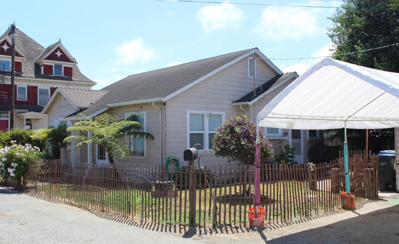 36 Tharp Avenue