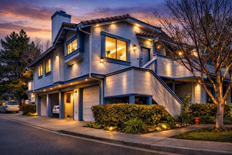 Photo of 34744 Tuxedo Common, Fremont, CA 94555 (MLS # ML82034600)