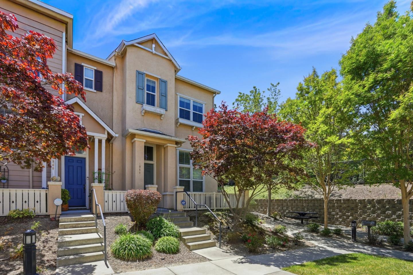 1350 Summer Lane