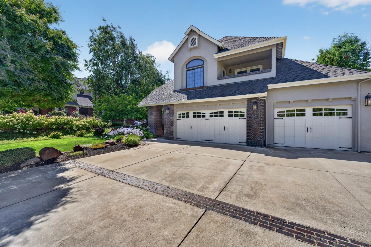 1035 Stonegate Court