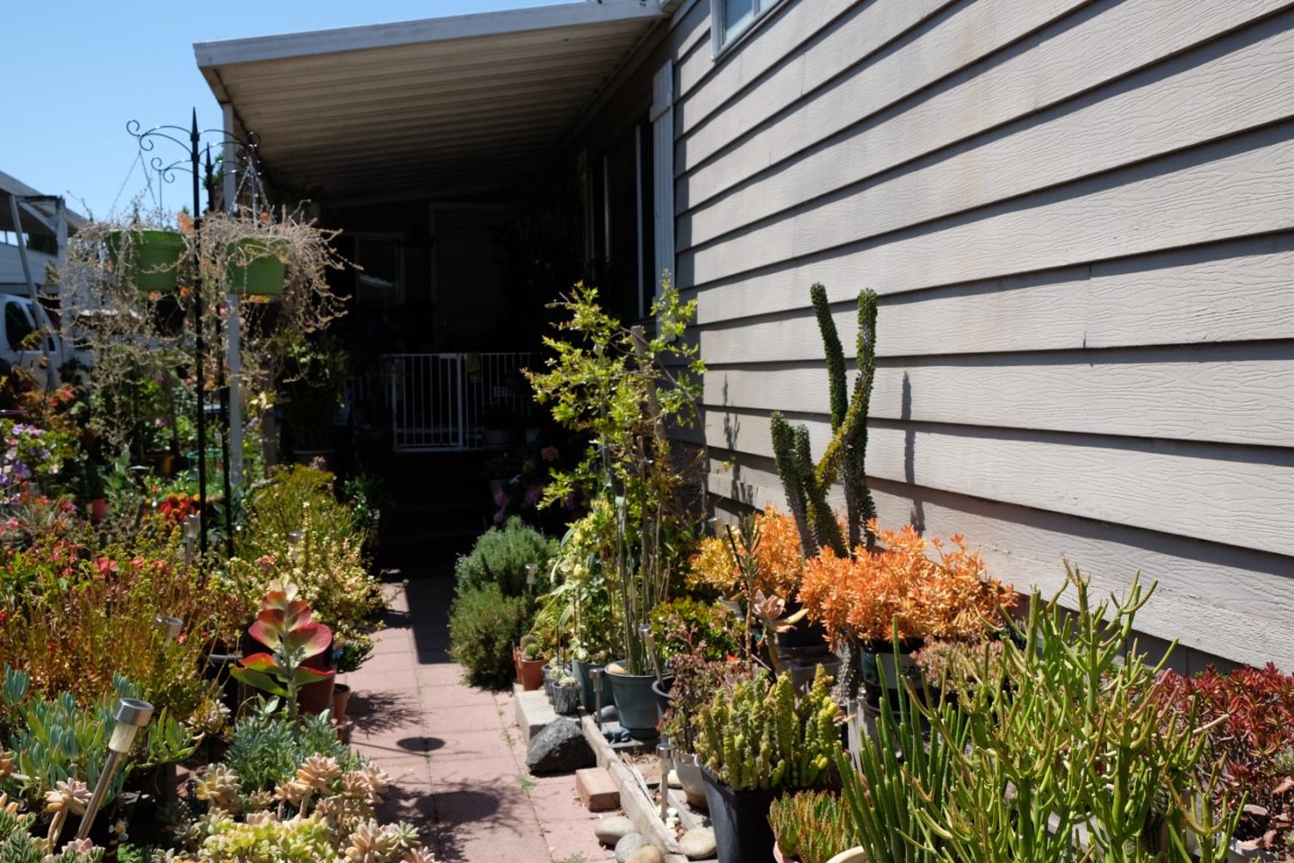 2151 Oakland Road