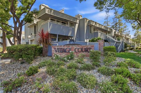 Photo of 942 La Barbera Drive, SAN JOSE, CA 95126 (MLS # ML82045302)