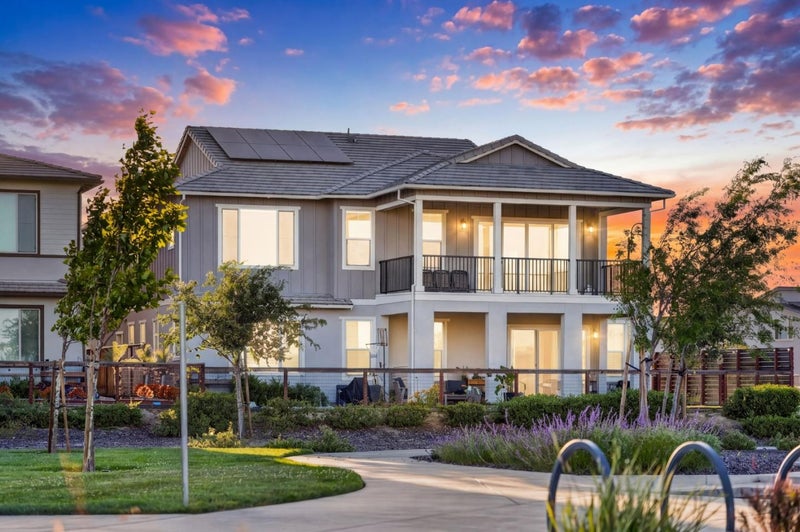 2466 Shore Vista