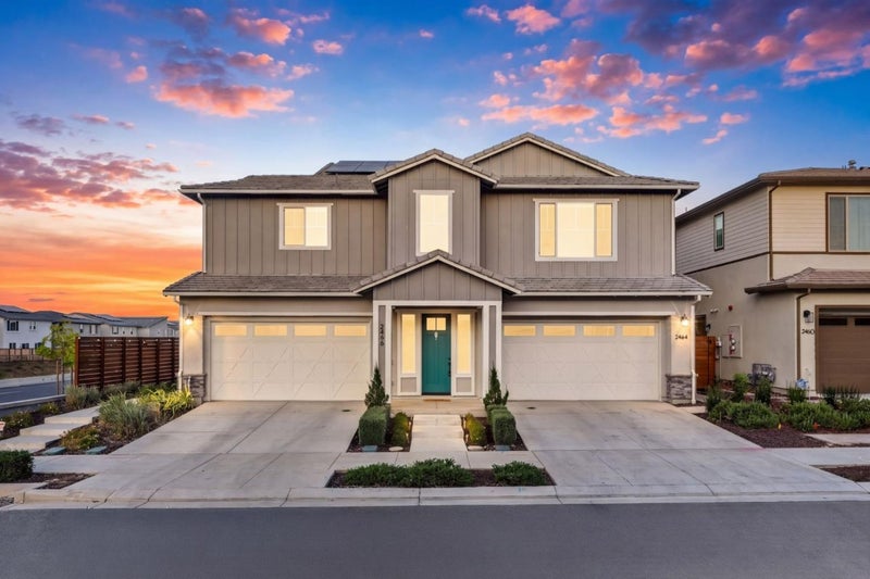 2466 Shore Vista