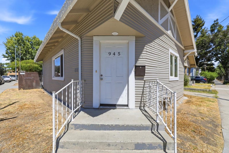 945 Cinnabar Street