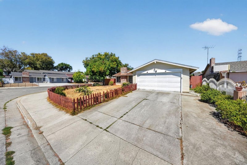 2422 Ridgeglen Way