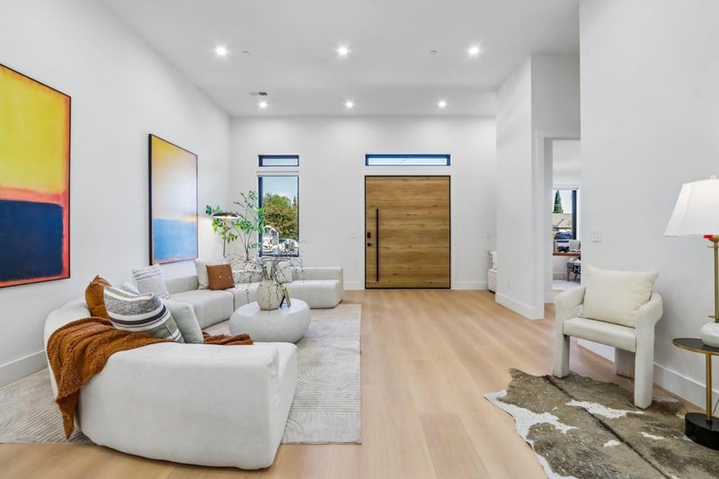 1110 Ridgeley Drive