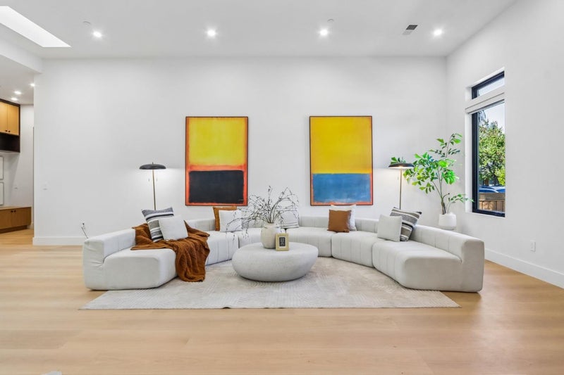 1110 Ridgeley Drive