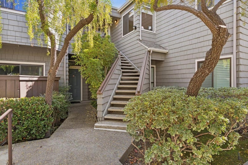 927 Shoreline Drive