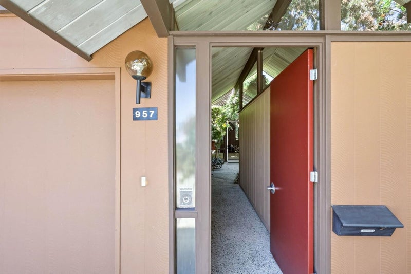 957 Eichler Drive