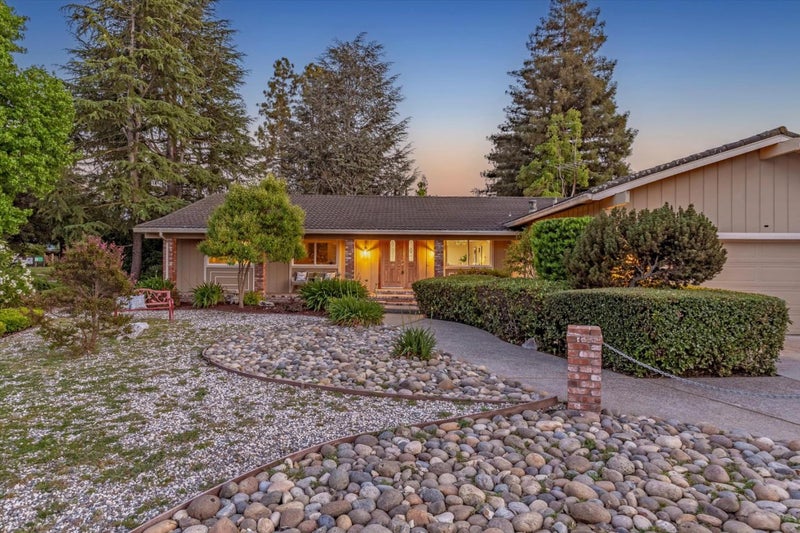 20154 KNOLLWOOD Drive