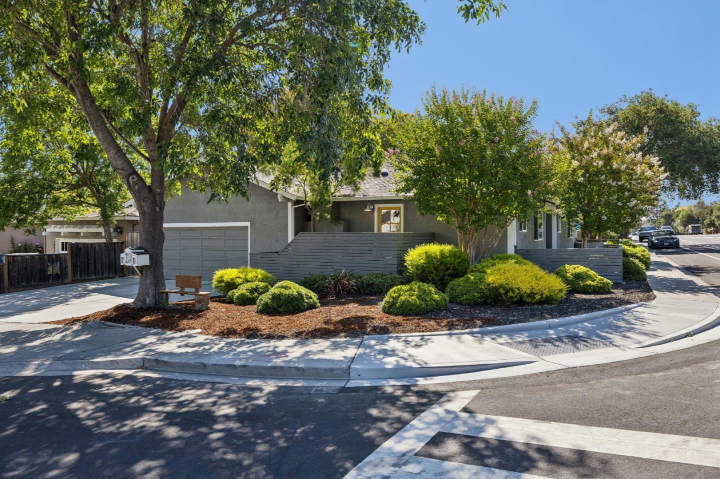 3131 Alameda De Las Pulgas