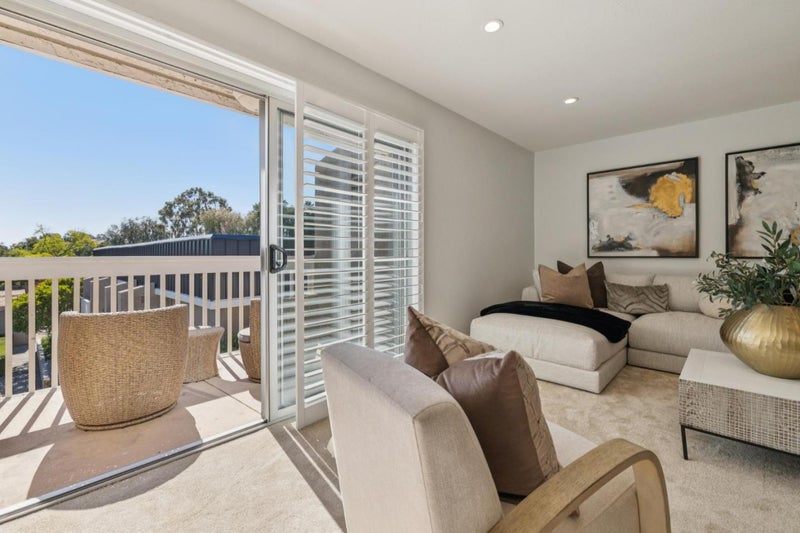 675 Sharon Park 307