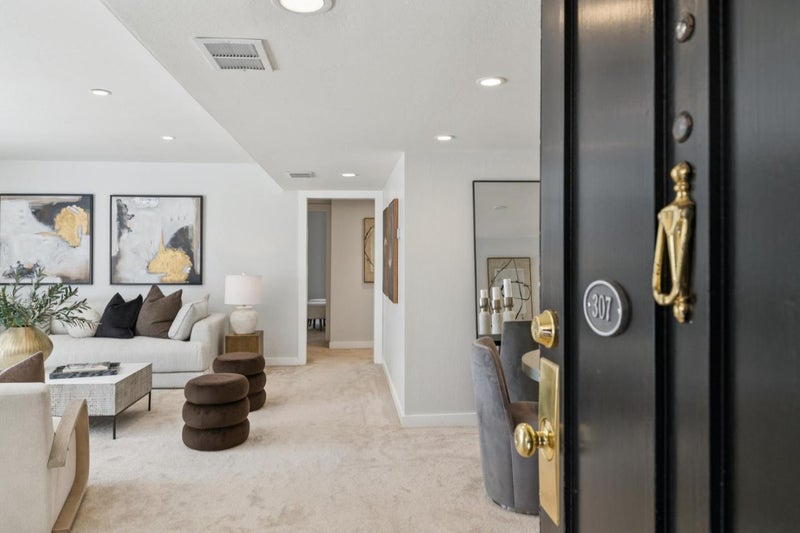 675 Sharon Park 307