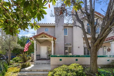 701 Woodside Way Unit A, San Mateo, CA 94401 - #: ML82000977