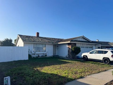 Photo of 451 La Jolla Way, SALINAS, CA 93901 (MLS # ML82025677)