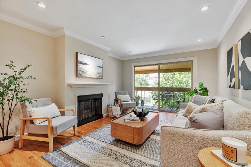 1210 Golden Oaks Lane