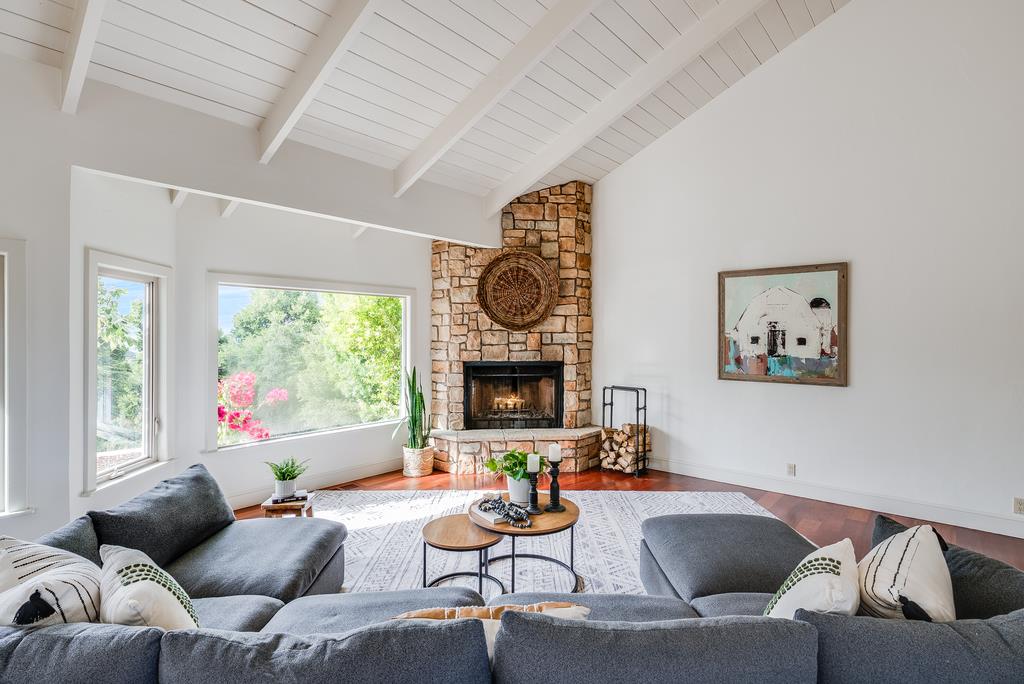 1501 Hidden Valley Road