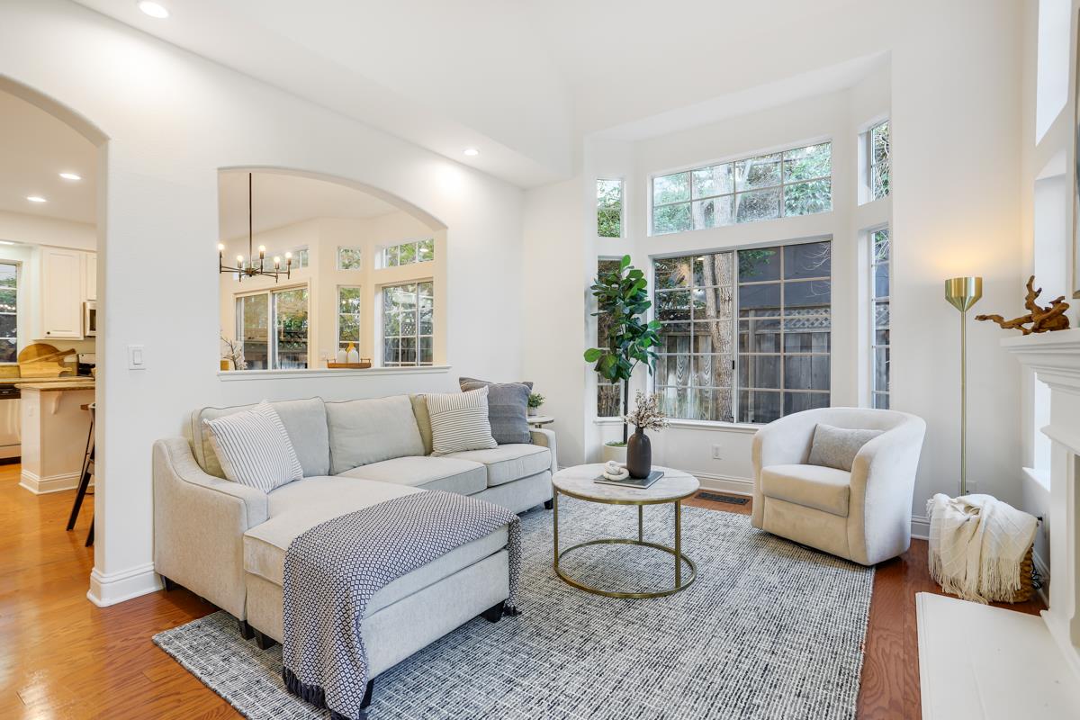 2360 De Varona Place