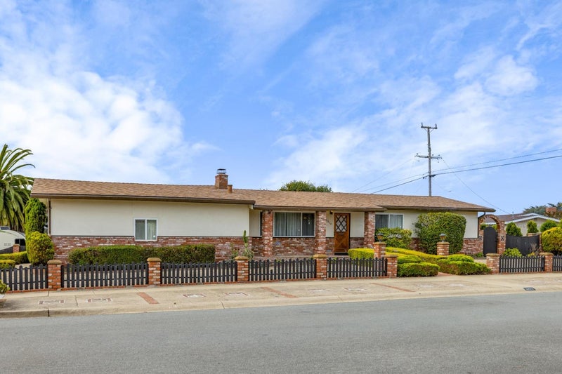 3216 Vista Del Camino