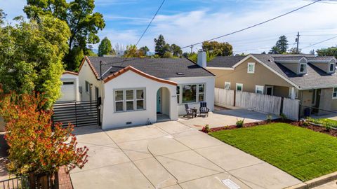 Photo of 1414 Laurel St, SANTA CRUZ, CA 95060 (MLS # ML82043296)