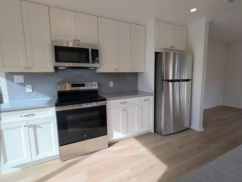 Tiny photo for 41 Inner Circle, REDWOOD CITY, CA 94062 (MLS # ML82029394)