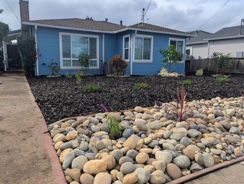 Photo of 41 Inner Circle, REDWOOD CITY, CA 94062 (MLS # ML82029394)