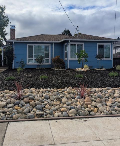 Tiny photo for 41 Inner Circle, REDWOOD CITY, CA 94062 (MLS # ML82029394)