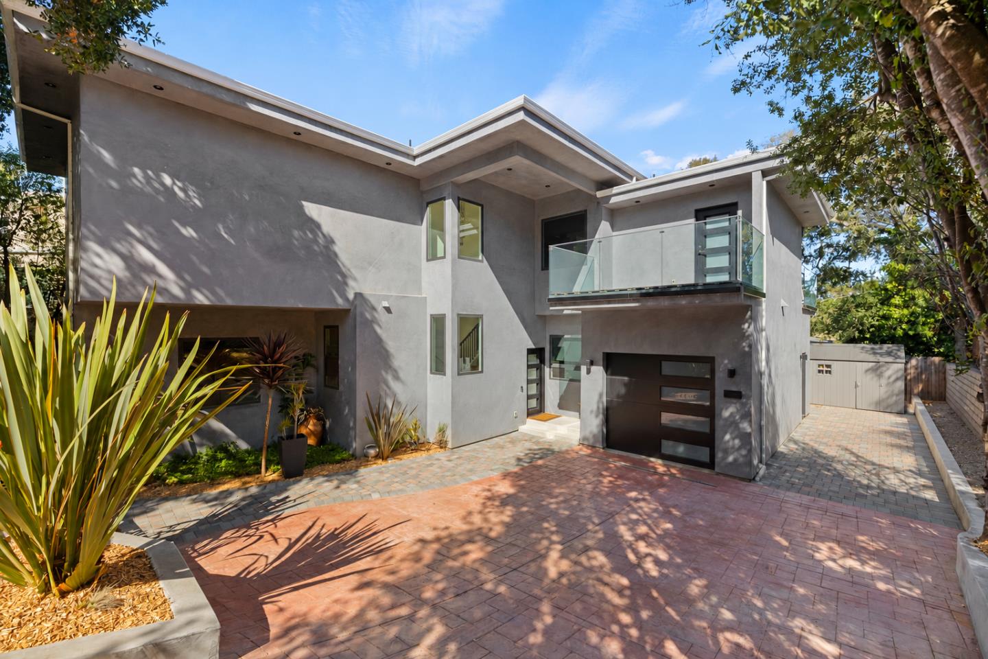636 Grace Street