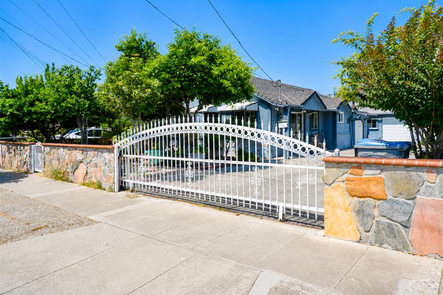 64 Melrose Avenue