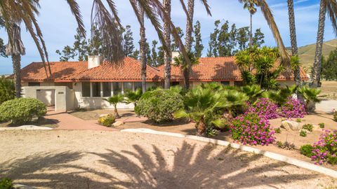 Photo of 31021 Camphora Road, SOLEDAD, CA 93960 (MLS # ML82040938)