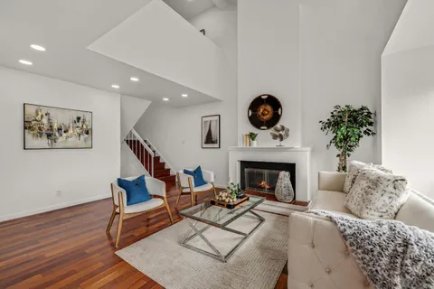 318 Innisfree Drive, Daly City, CA 94015 - #: ML82006610