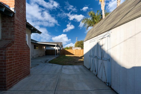 Tiny photo for 1062 Madison Avenue, LOS BANOS, CA 93635 (MLS # ML82025760)