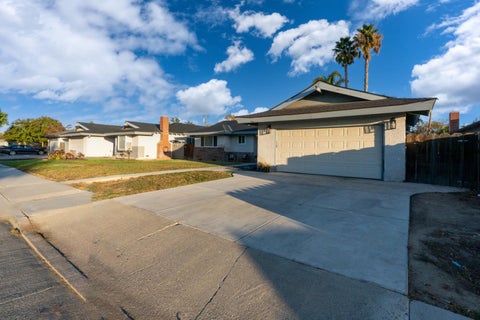 Tiny photo for 1062 Madison Avenue, LOS BANOS, CA 93635 (MLS # ML82025760)