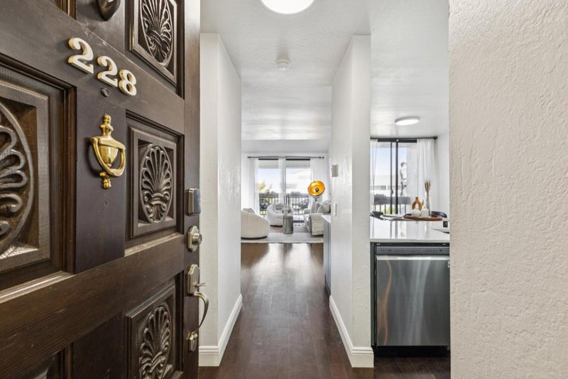 2101 Shoreline Drive 228