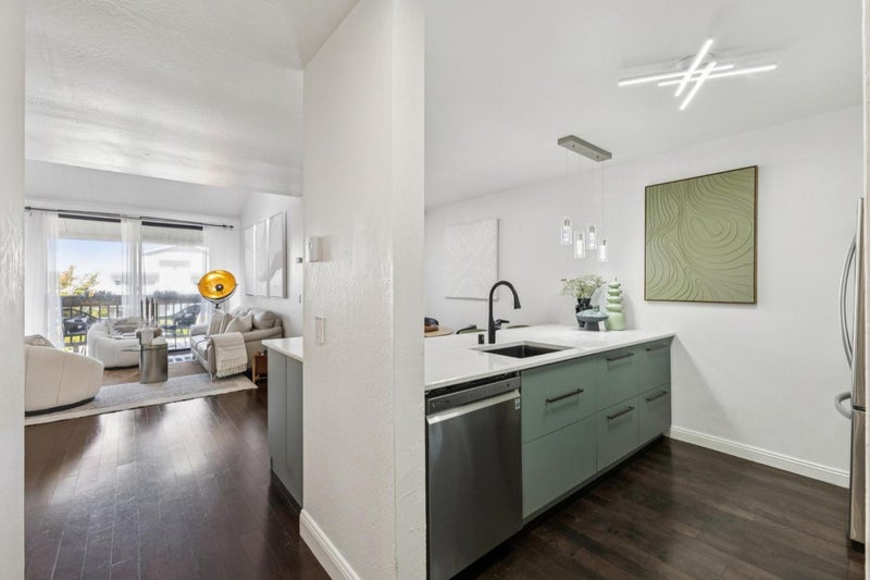 2101 Shoreline Drive 228