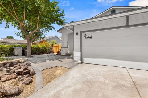 Photo of 2521 Coconut Drive, SAN JOSE, CA 95148 (MLS # ML82052277)