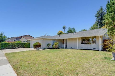 Photo of 1819 Via Cinco De Mayo, SAN JOSE, CA 95132 (MLS # ML82053702)