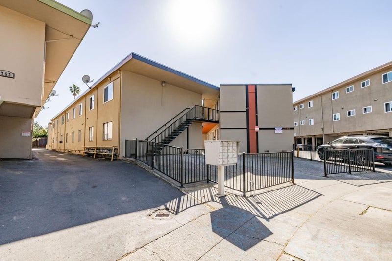2748 Kollmar Drive
