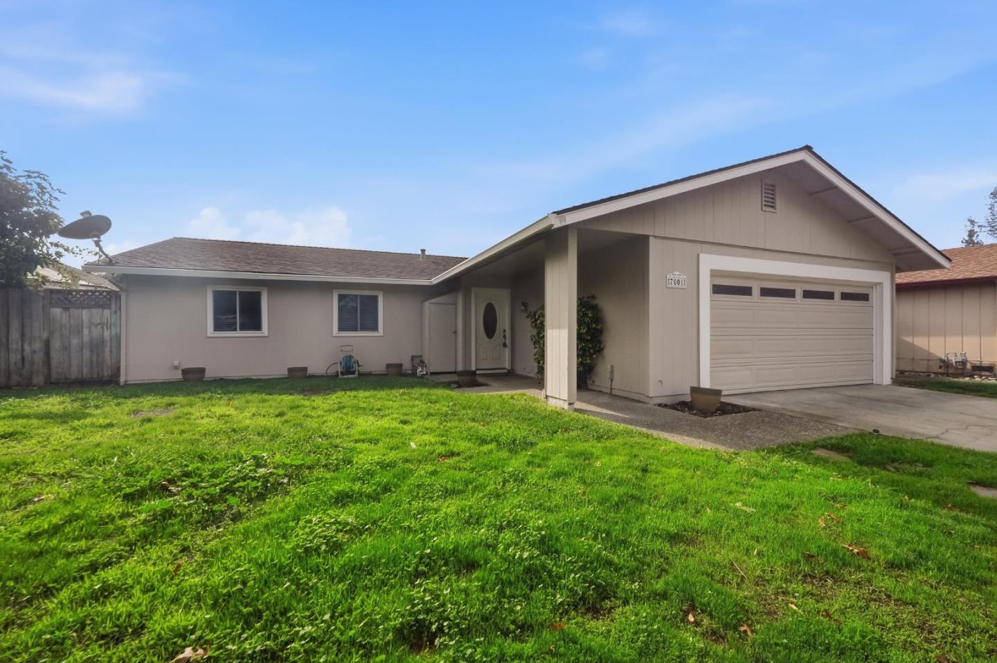 7001 Avenida Rotella