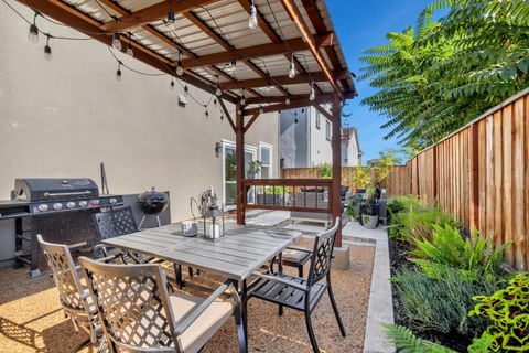 Tiny photo for 670 Wickham Court, GILROY, CA 95020 (MLS # ML82026506)