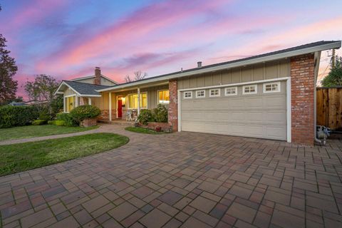 Tiny photo for 2741 Doverton Square, MOUNTAIN VIEW, CA 94040 (MLS # ML82028648)