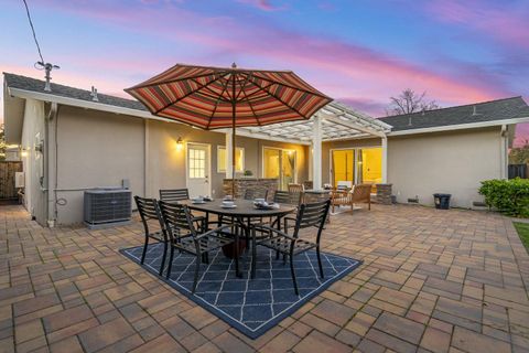 Tiny photo for 2741 Doverton Square, MOUNTAIN VIEW, CA 94040 (MLS # ML82028648)