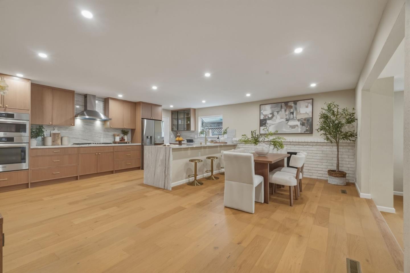 831 Shetland Place