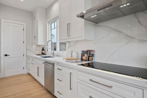 Tiny photo for 263 Belmont Avenue, Redwood City, CA 94061 (MLS # ML82026293)