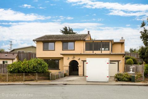 Photo of 478 Sunrise Place, MARINA, CA 93933 (MLS # ML82051747)