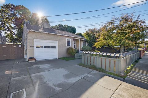 Photo of 1318 Huron Avenue, SAN MATEO, CA 94401 (MLS # ML82028035)